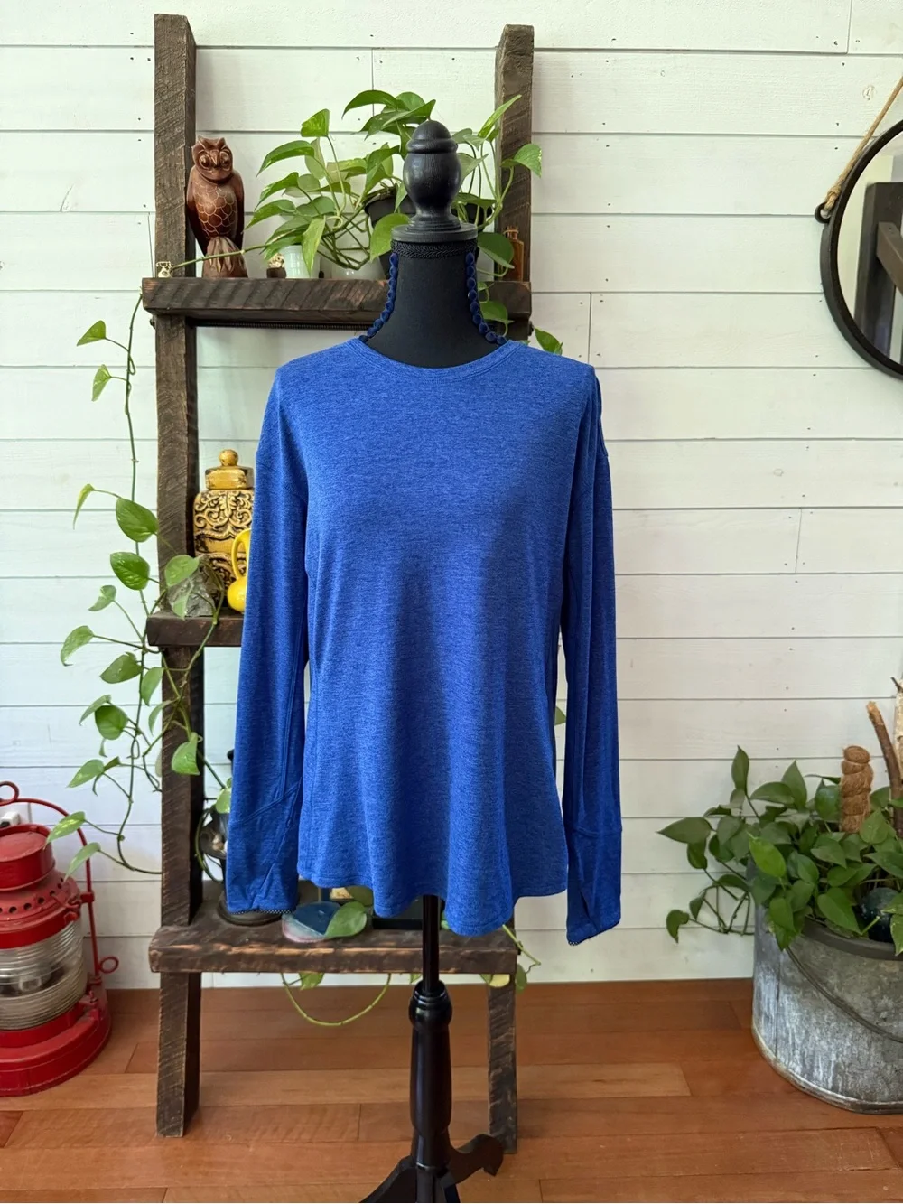 Avia: Classic Long-Sleeve Athletic Crewneck Top - Blue with Thumb Holes
